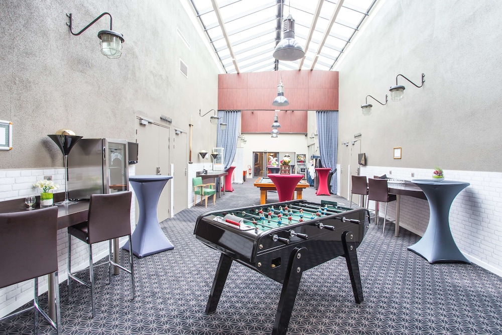 Gatsby Hotel and Restaurant By HappyCulture 29/50