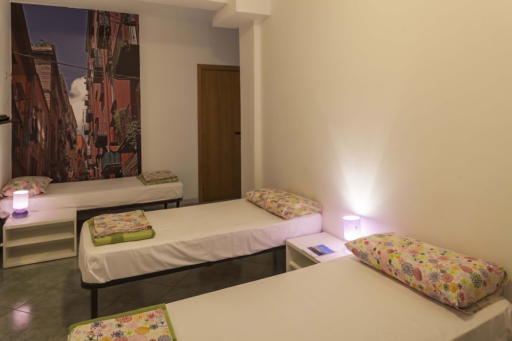 Hostel Of The Sun 19/66