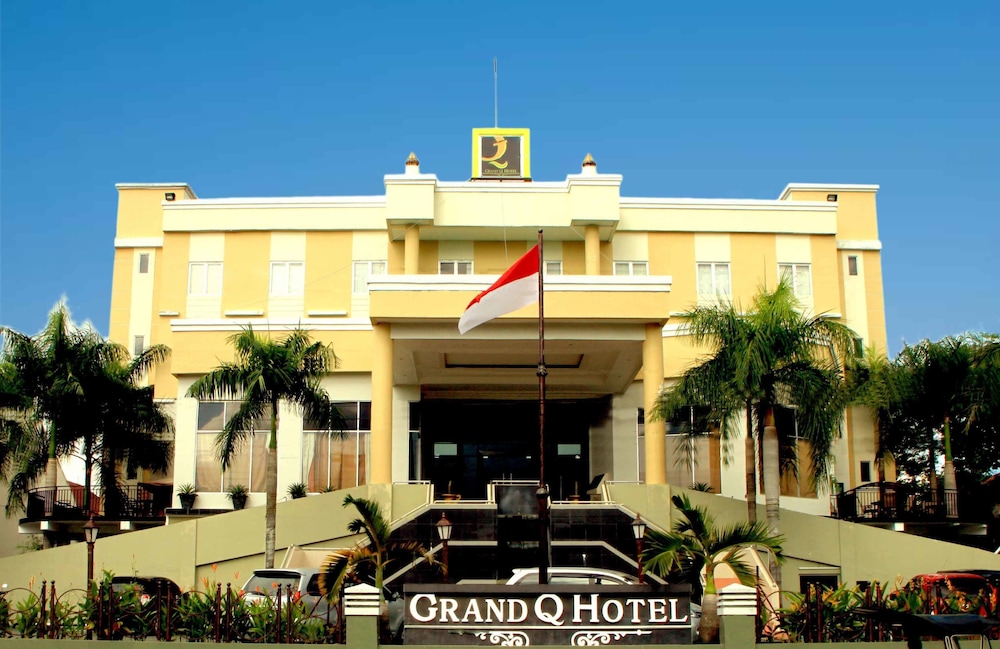 Grand Q Hotel Gorontalo 1/46