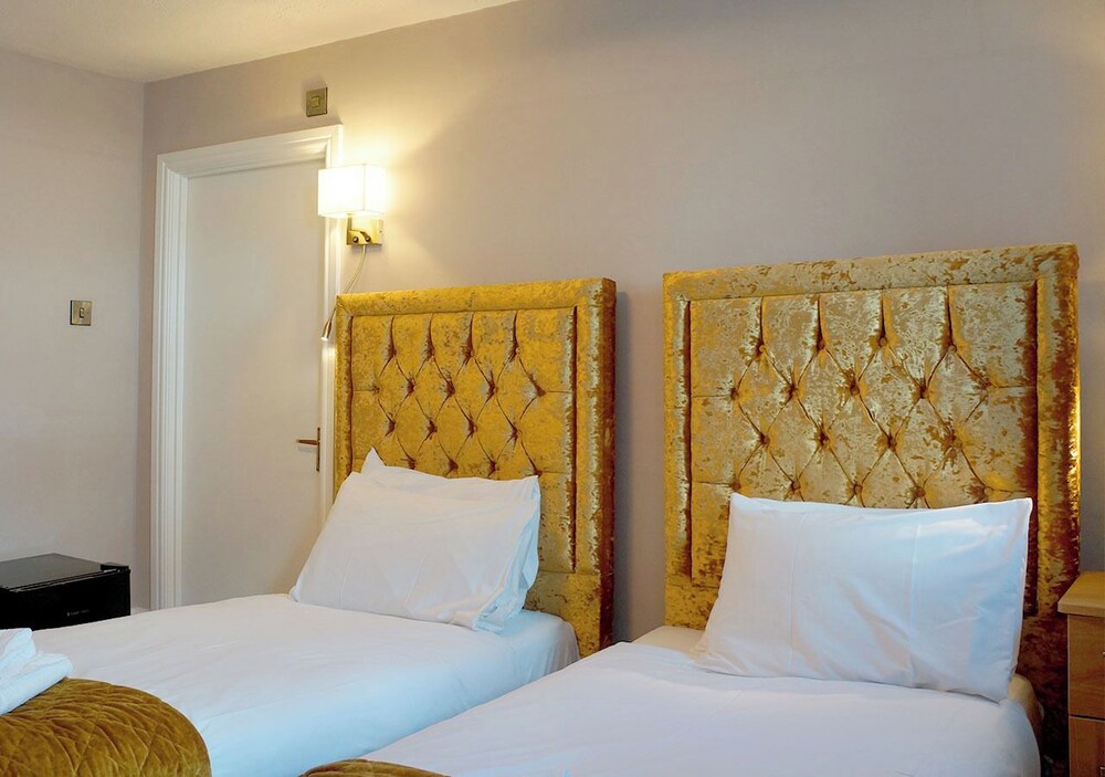 The Pier Hotel 43/80