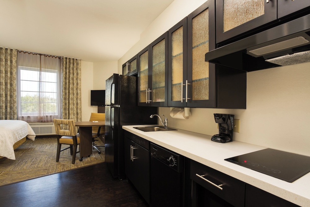 Candlewood Suites Ft. Lauderdale Airport Cruise 62/62