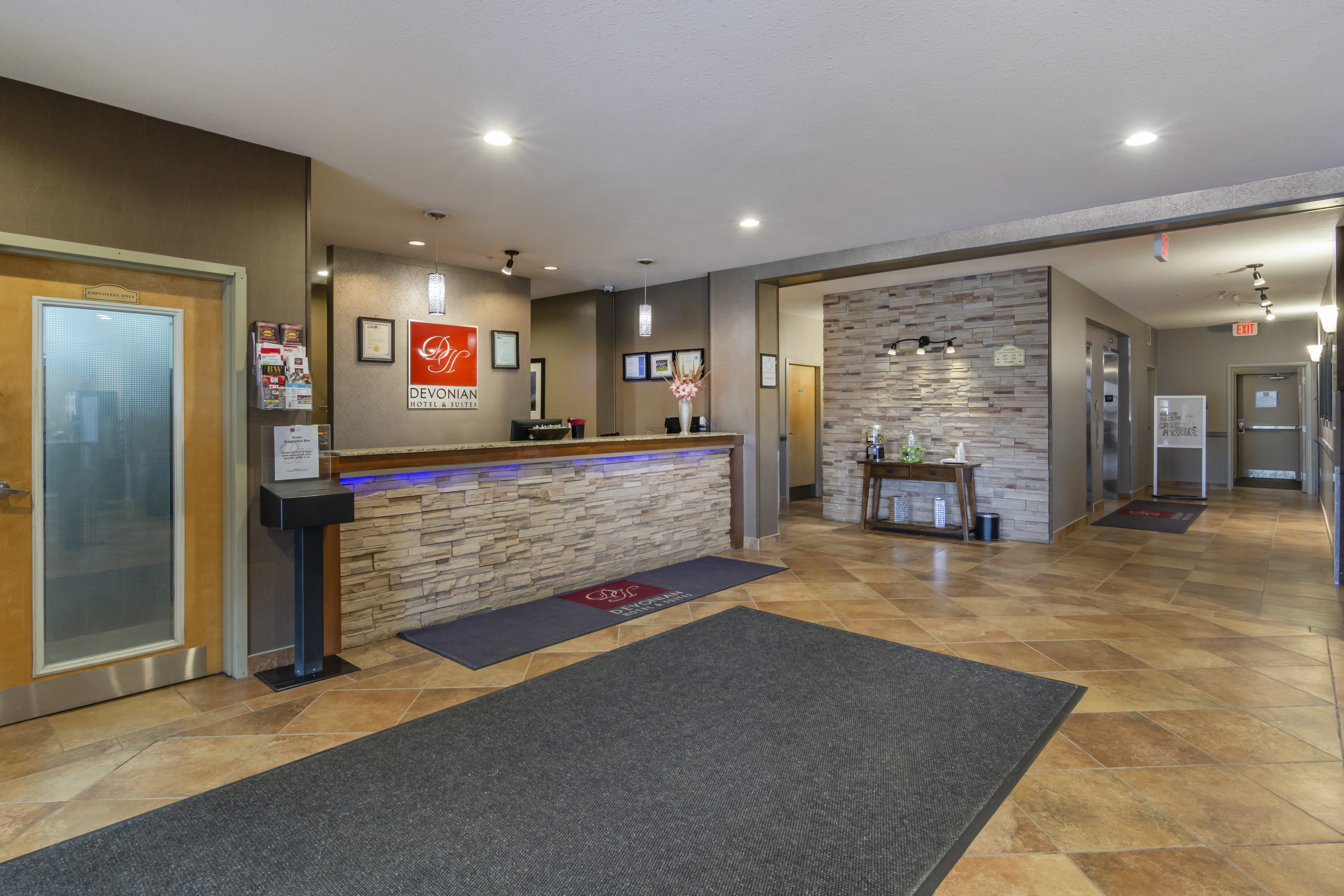 Devonian Hotel Suites 4/35