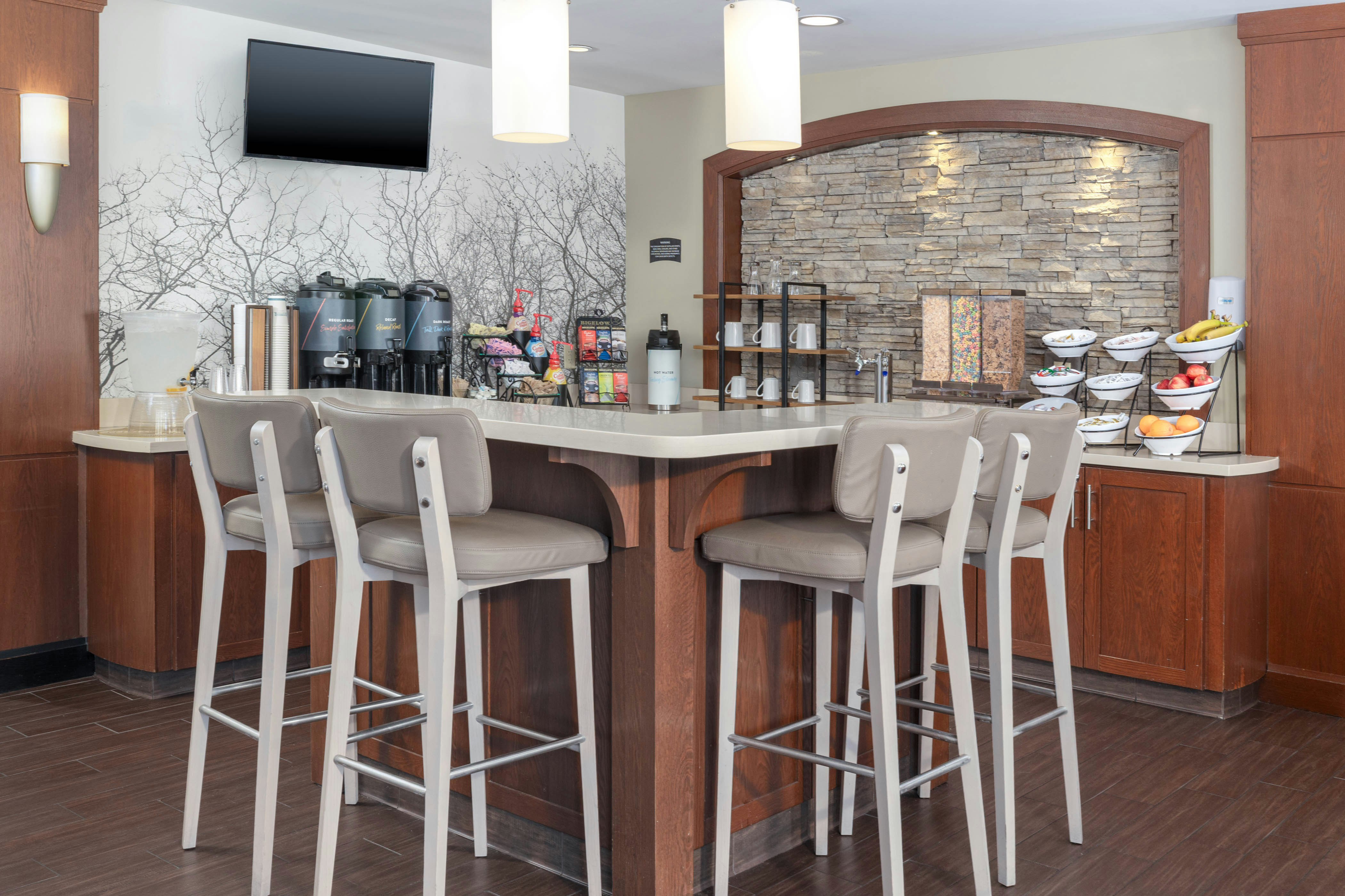 Staybridge Suites Corona South 24/45