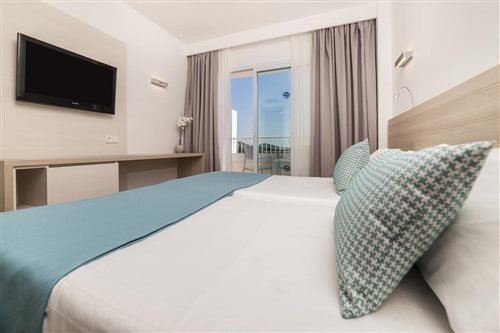 Room, Double or Twin Bed, Balcony, Globales Mimosa 2/3