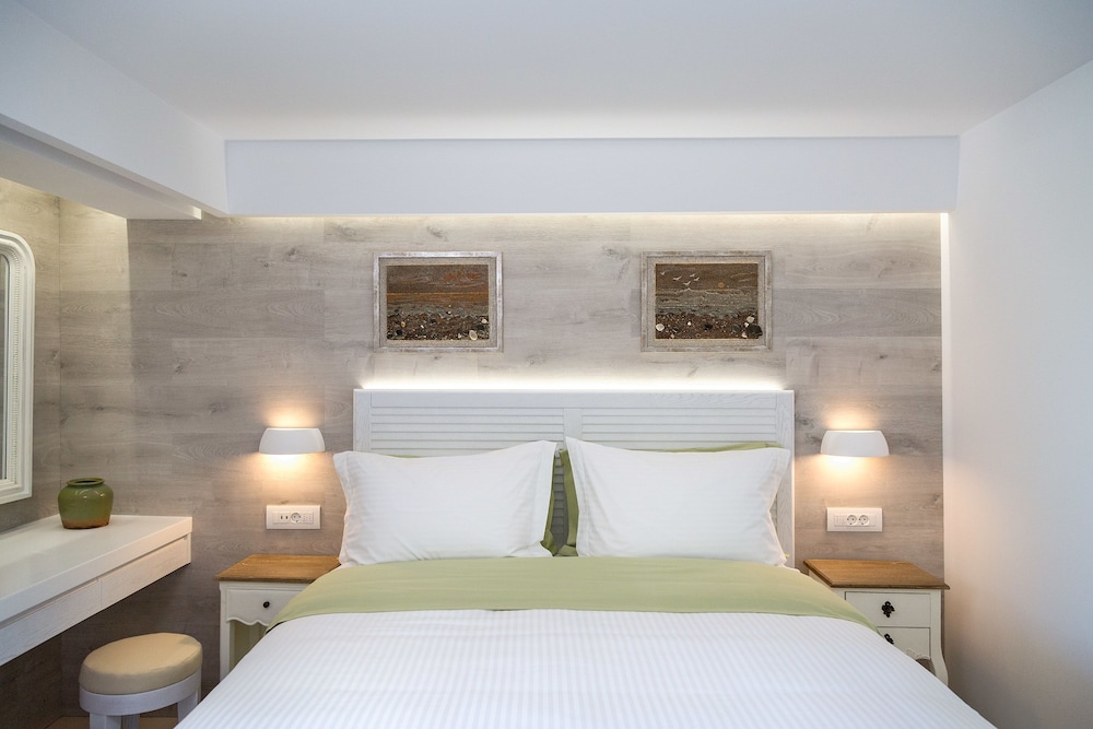 White Pearls Luxury Suites - Adults Only 21/69