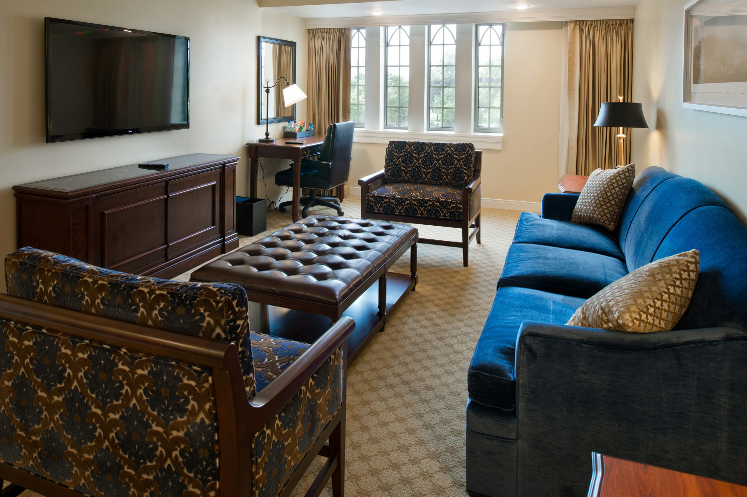 Executive, Suite