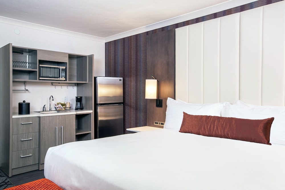 Tower, Aspen, King Bed, with View