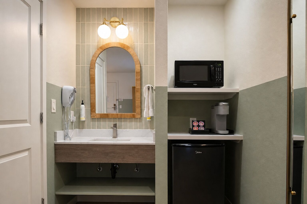 Stargazer Inn And Suites 52/66