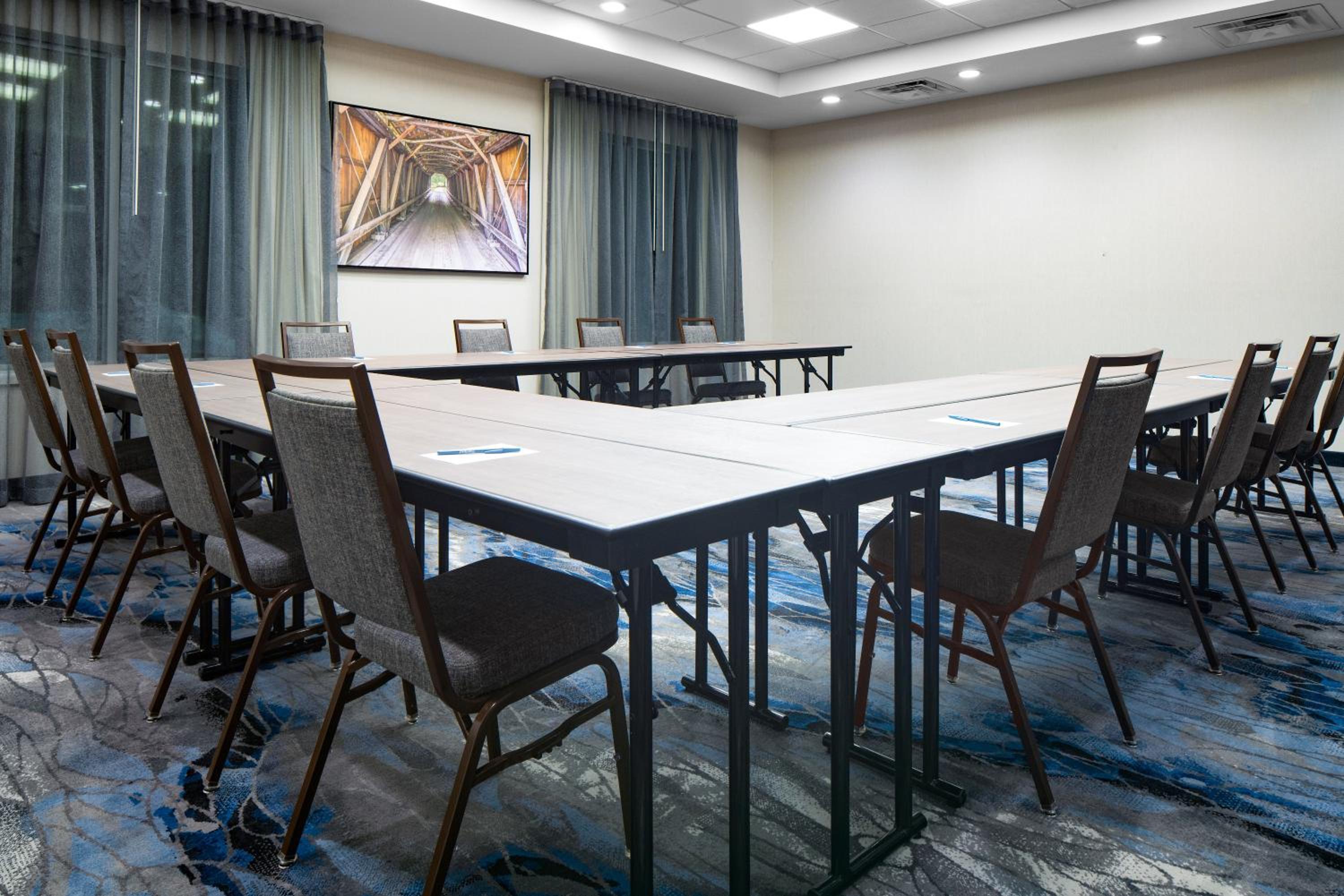 Fairfield Inn & Suites by Marriott Ashtabula 21/32