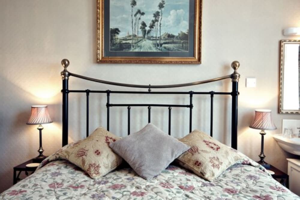 The Farthings Guest House 60/70
