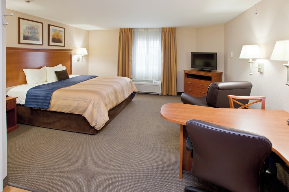 Candlewood Suites Indianapolis East 16/52