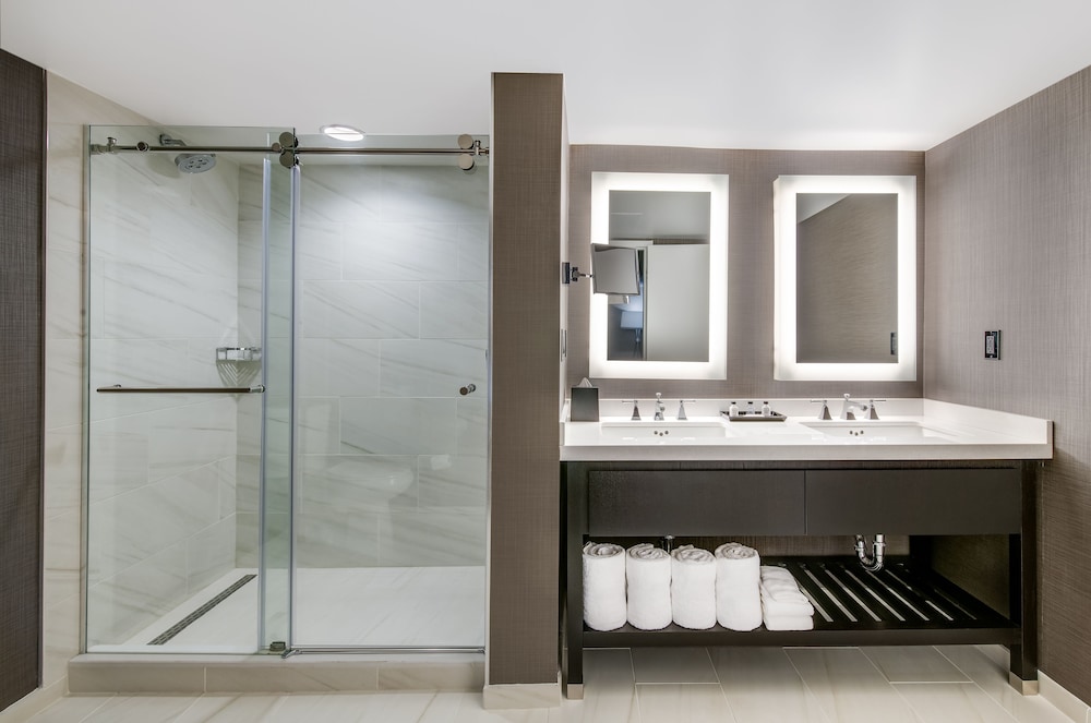 Crowne Plaza Annapolis Hotel 23/80
