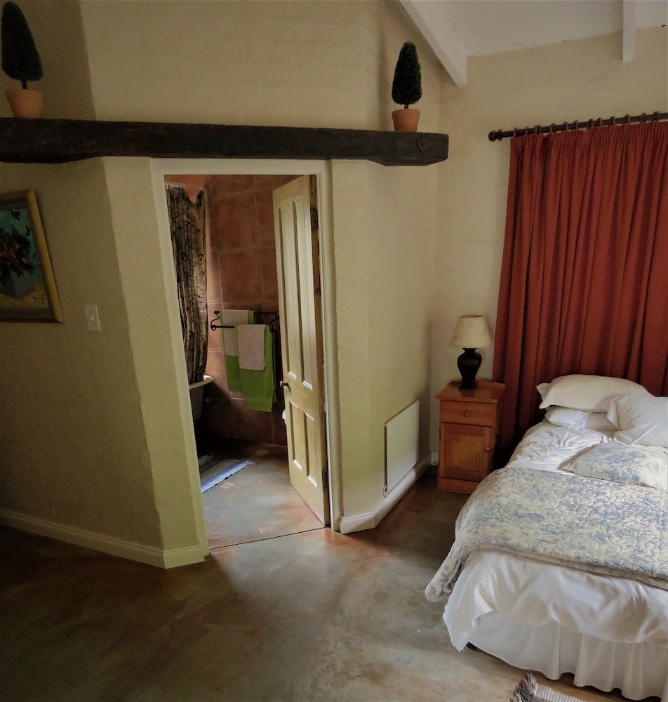 Fountain Baths Guest Cottages 15/42