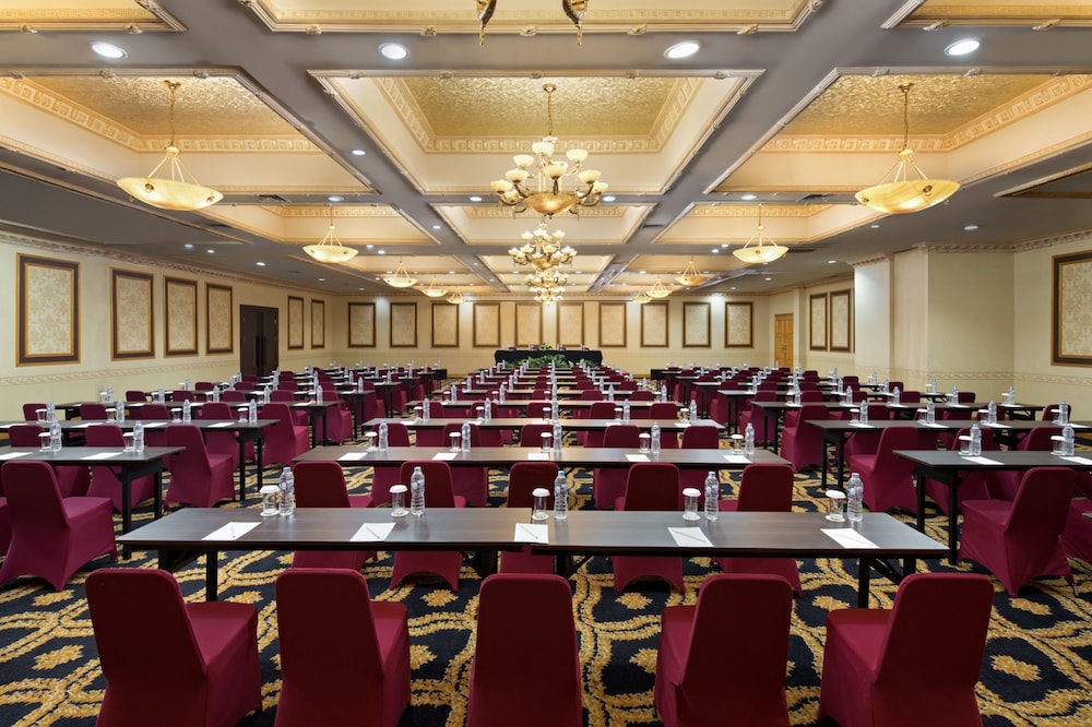 Golden Boutique Hotel Kemayoran 61/70