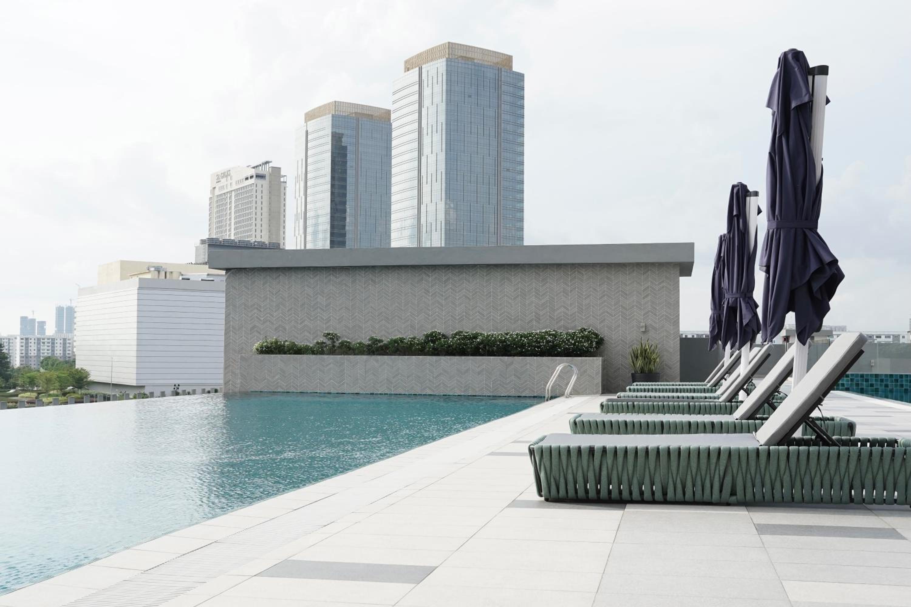 Opero Hotel Southkey 65/69