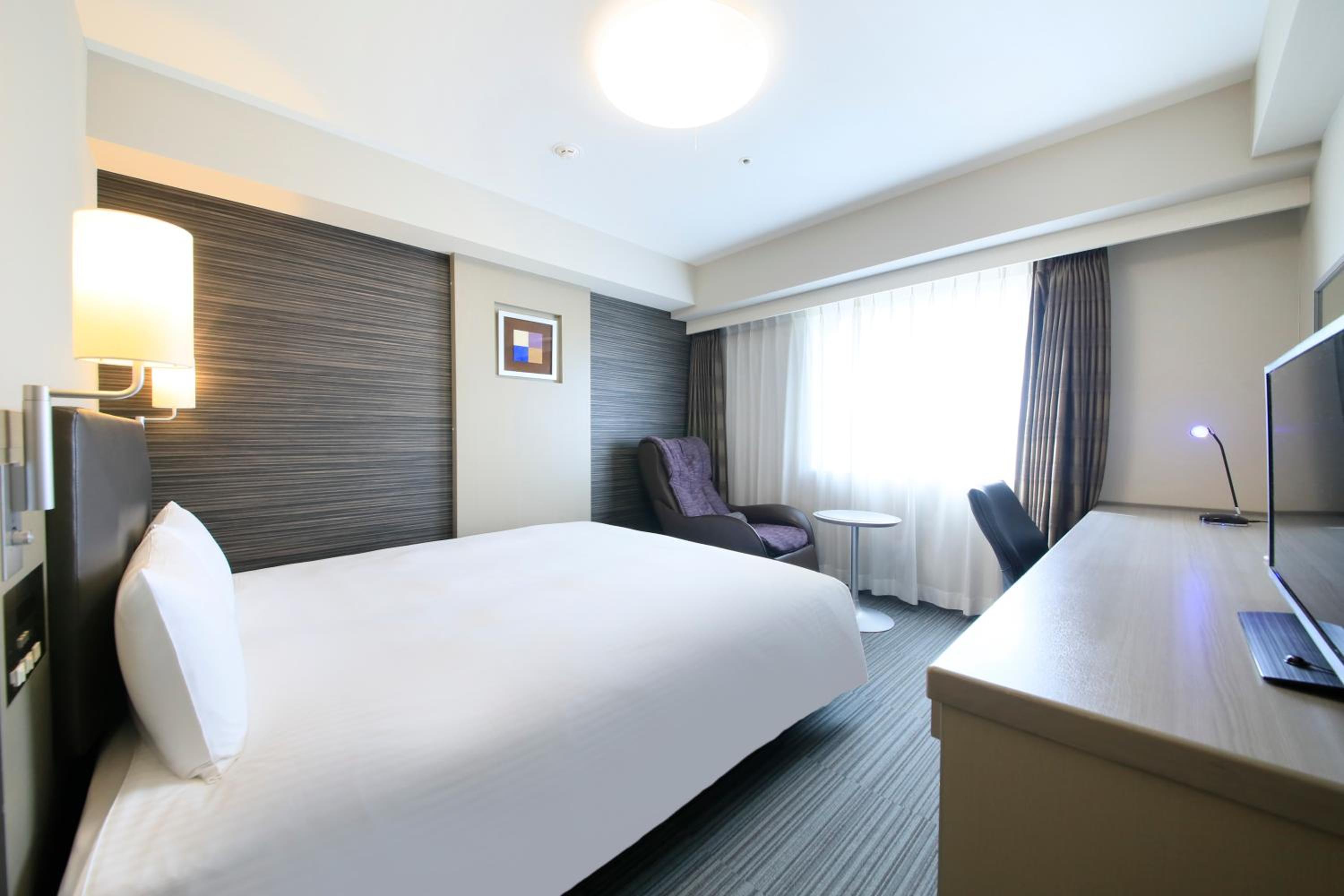 Moderate, Single, Double Bed, Daiwa Roynet Hotel Tokyo Osaki 2/5