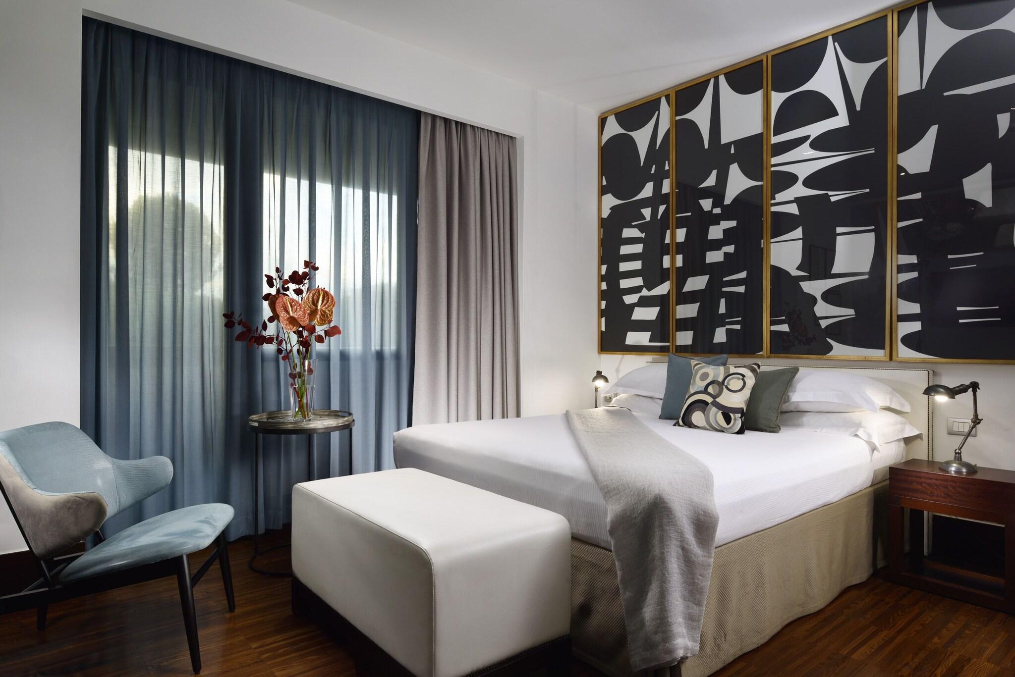 JUNIOR SUITE, QUEEN BED
