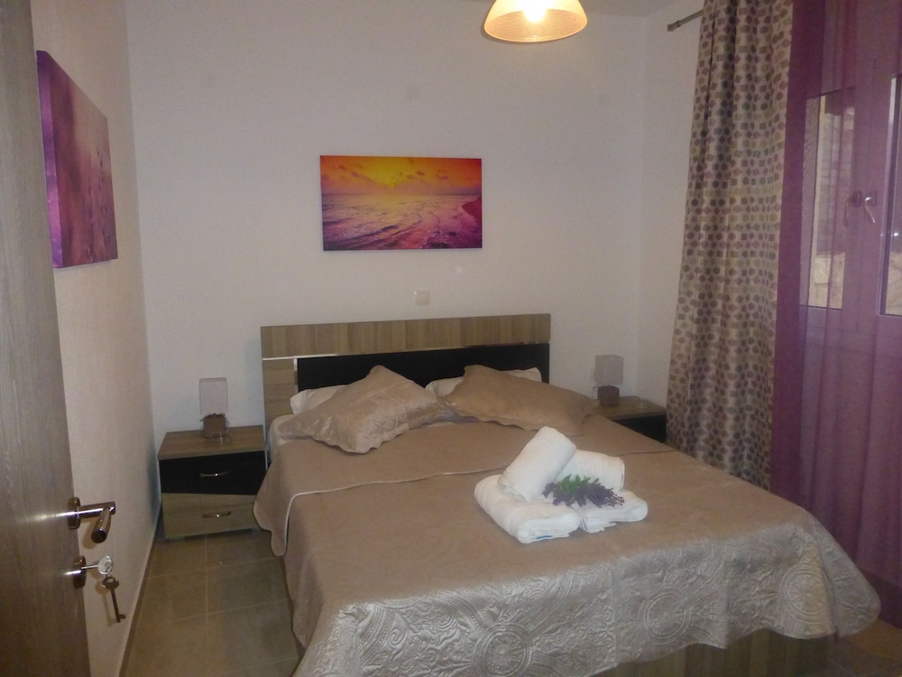 Pavloudis Apartments 12/50