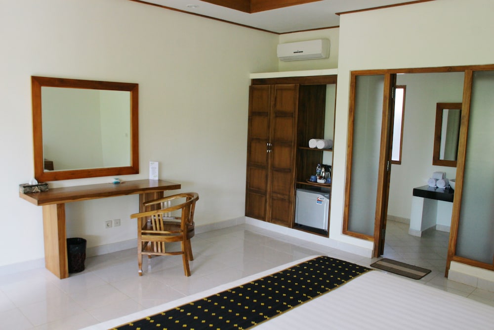Puri Sari Beach Hotel 25/50