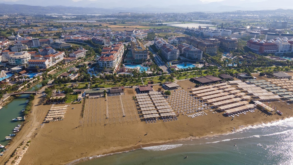 Aydinbey Kings Palace Spa and Resort Hotel 59/64