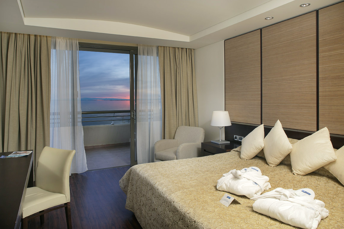 2 Bedrooms, Grand, Sea or Marina View