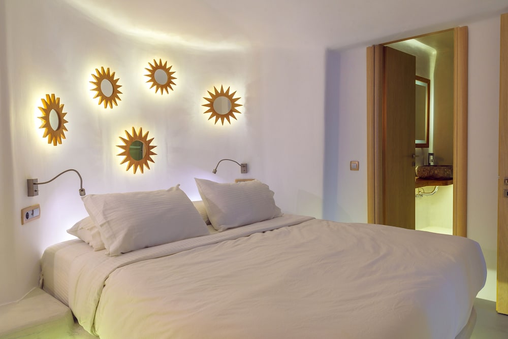 Allure Breeze Suites 8/79