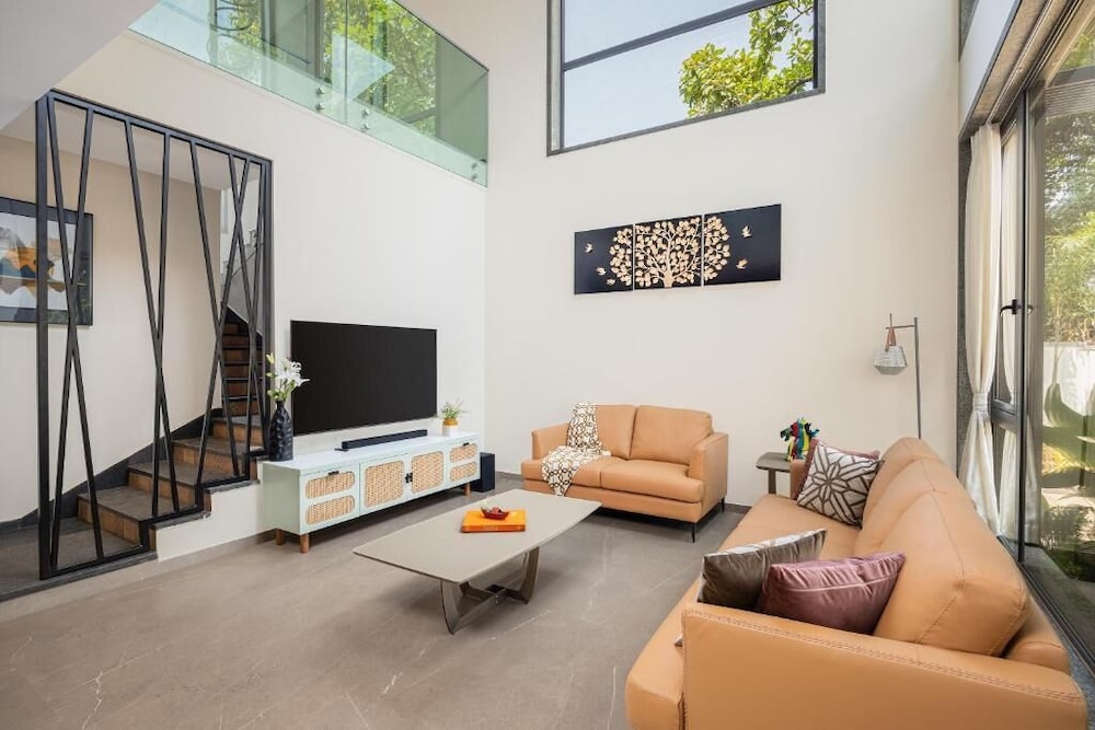 ELIVAAS Cloud 7 4 BHK Villa with Pvt Pool 56/72
