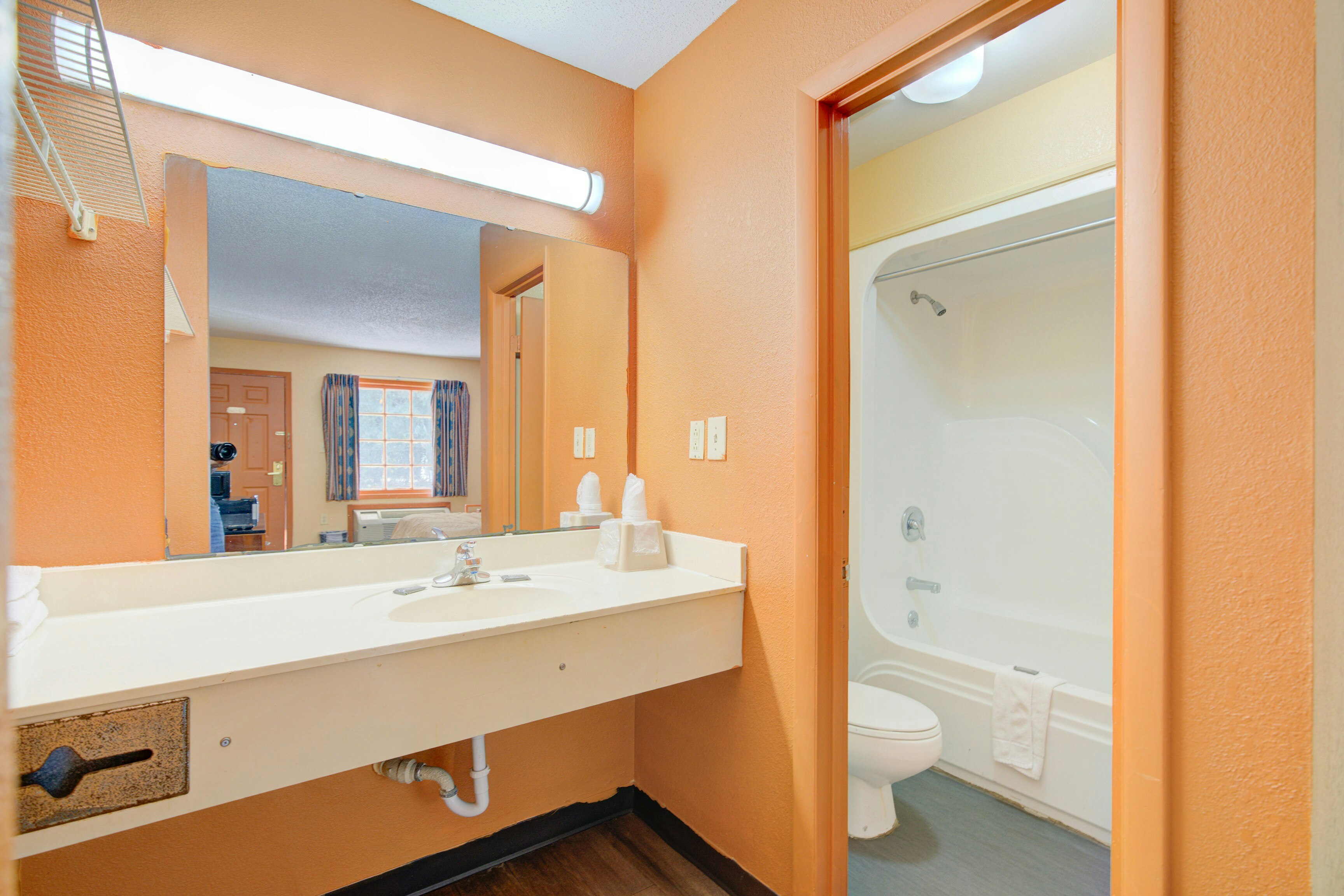 Hotel O Deluxe Inn Kingstree SC HWY 52 23/29