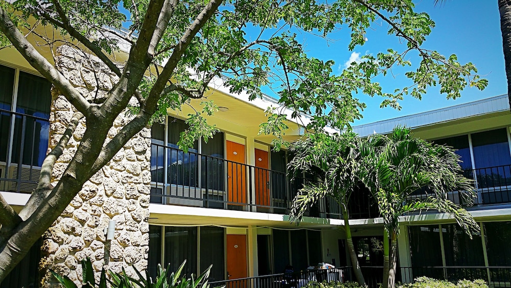Dolphin Key Resort 1/50