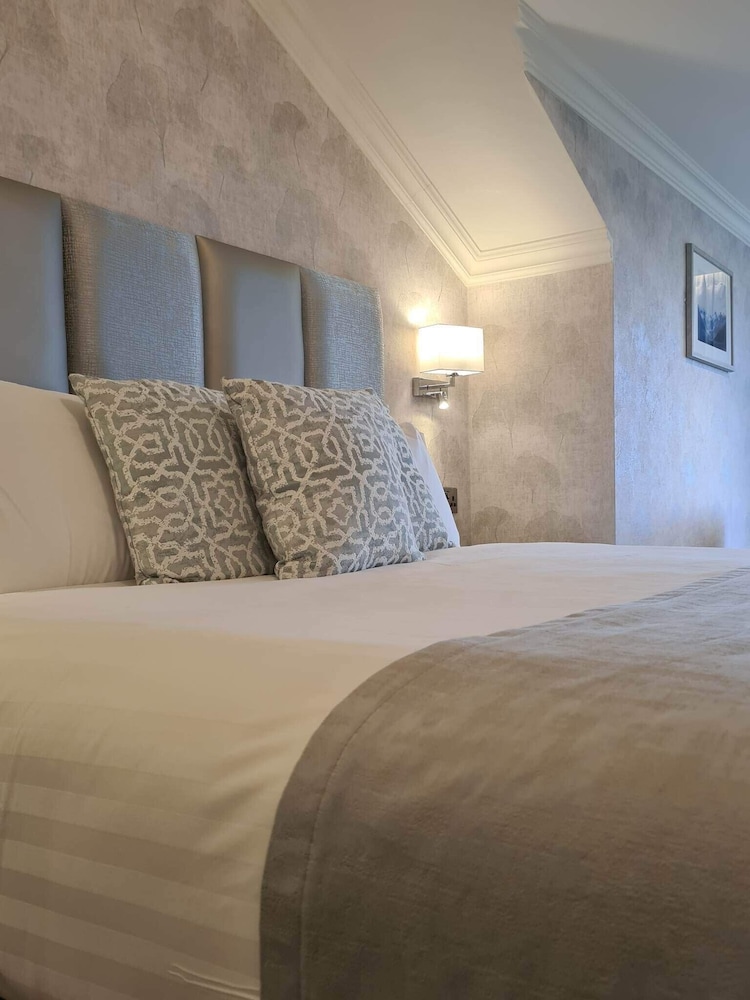 MILL PARK HOTEL 29/59