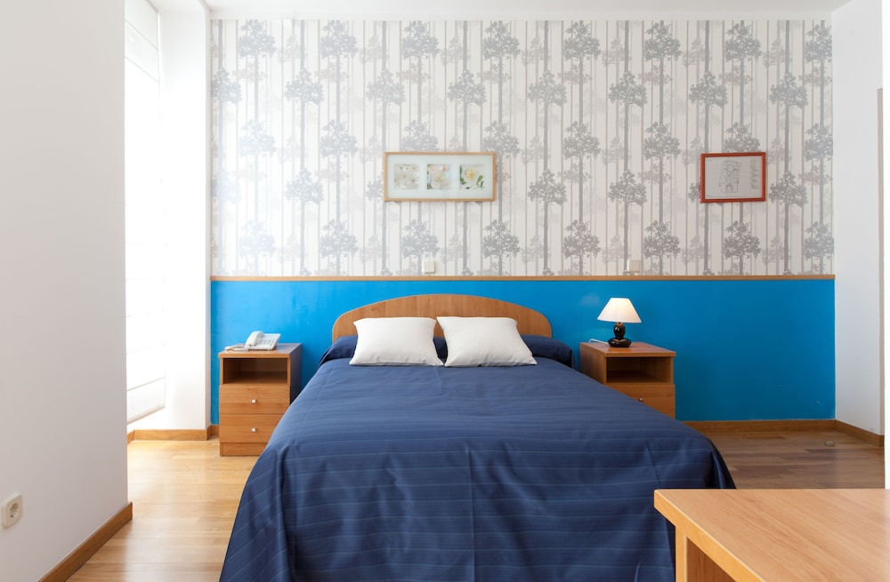 HOSTAL MONTALOYA 12/68