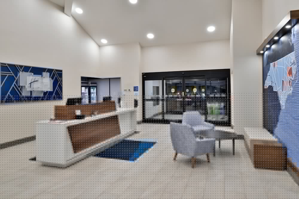 Holiday Inn Express Winston Salem Downtown West 39/56