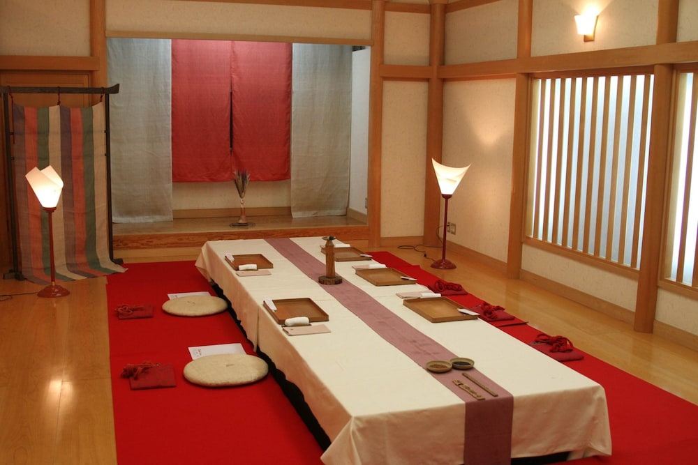 NARA PARK HOTEL 38/50
