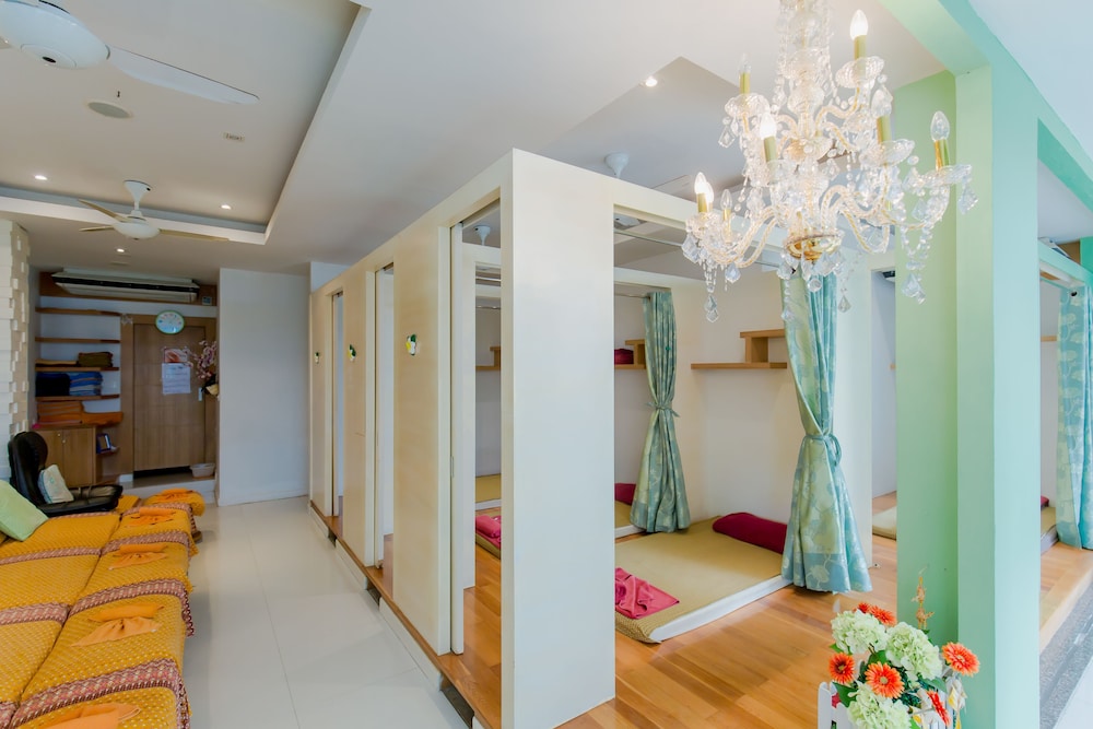Aspery Hotel 10/65