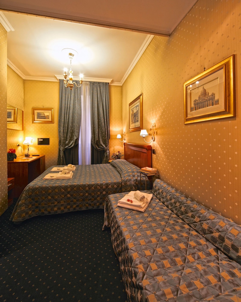 Vatican Holiday Hotel 26/36
