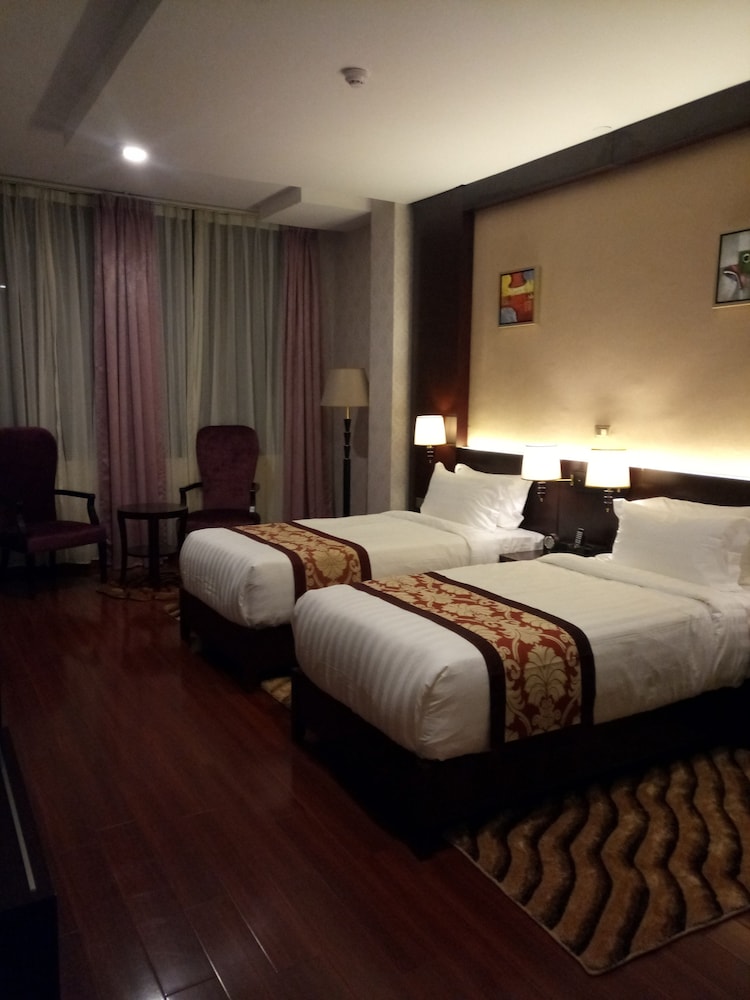 Sherar Addis Hotel 5/30