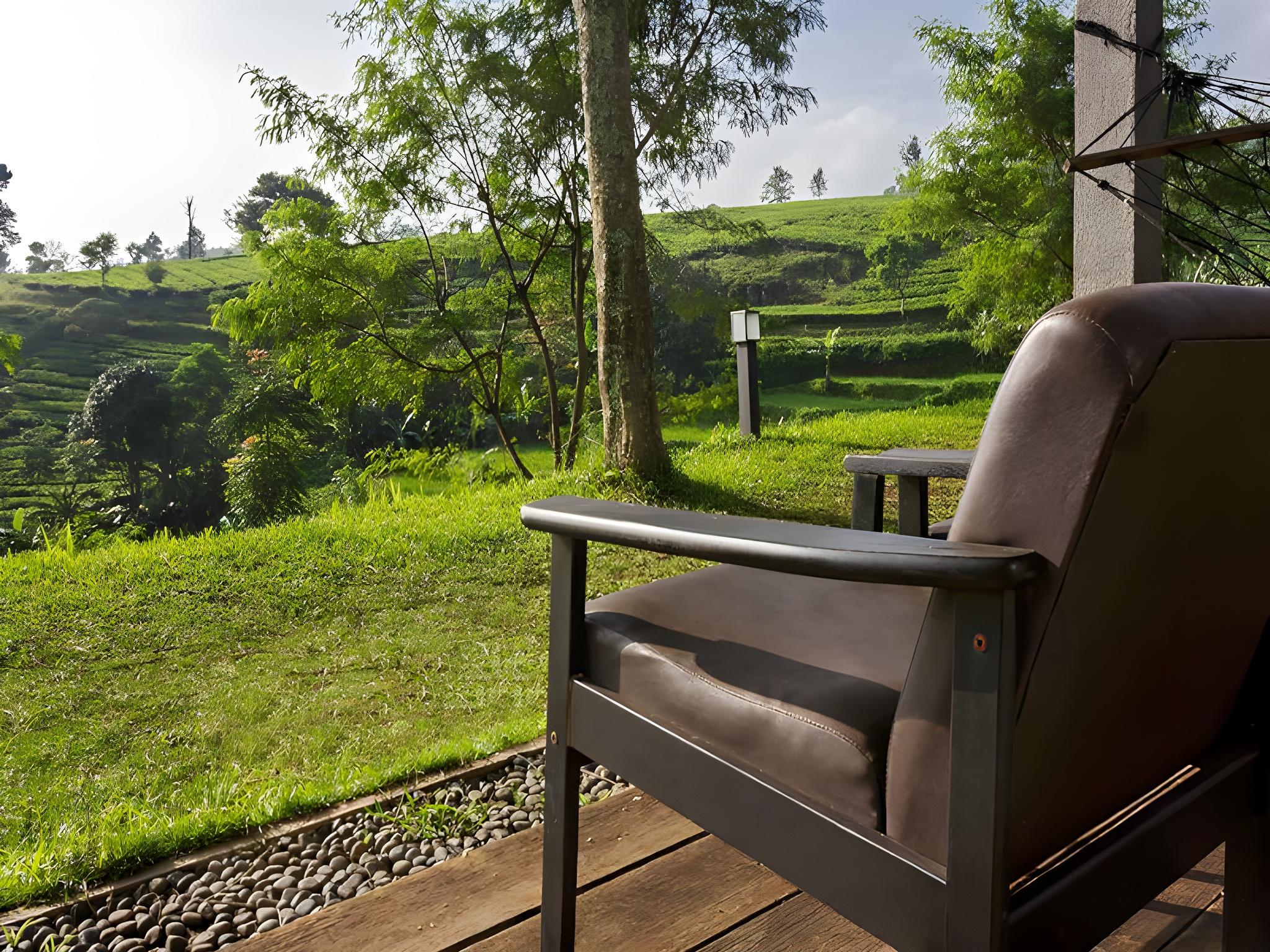 TEA GARDEN RESORT 45/46