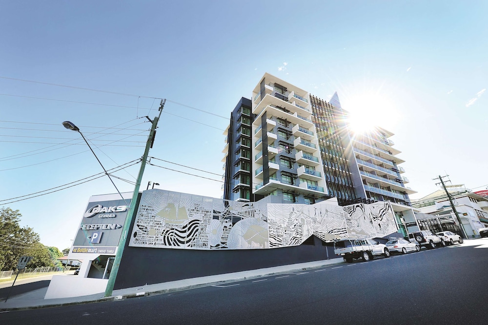 Oaks Gladstone Grand Hotel 3/72