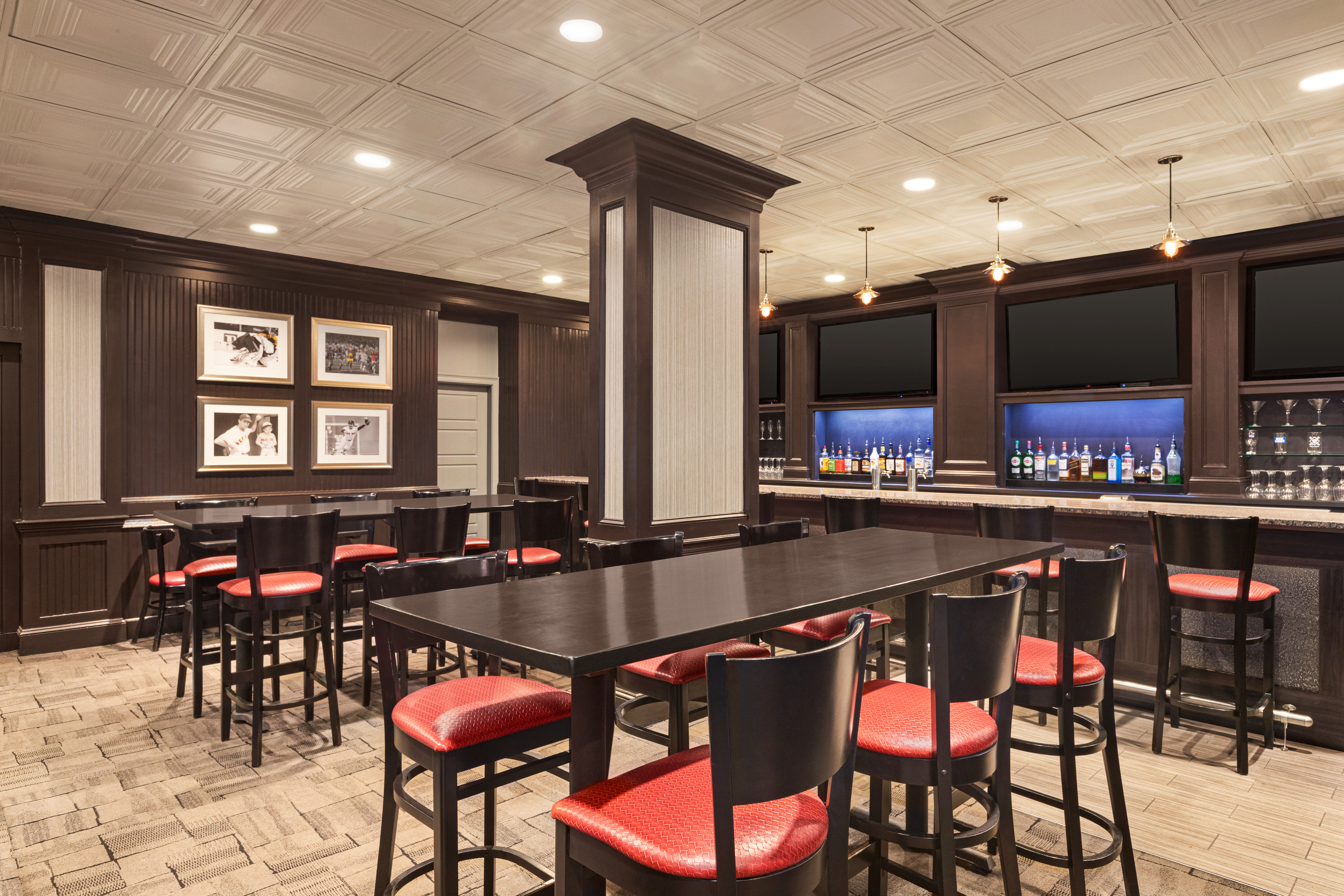 HOLIDAY INN BOSTON BUNKER HILL AREA 45/67