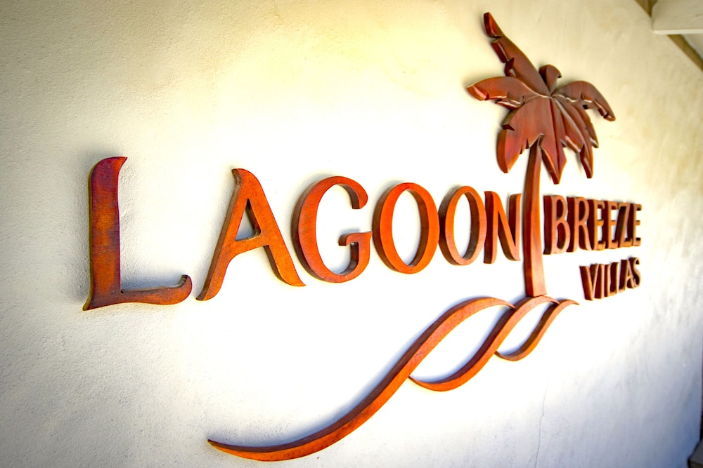 Lagoon Breeze Villas Formerly Lagoon Lodges 28/75