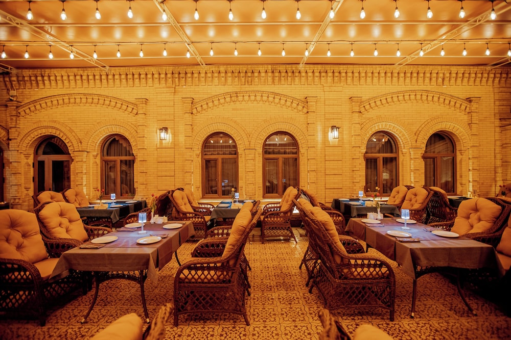 Silk Road Empire Hotel 45/50