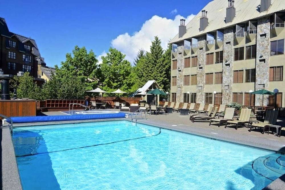 Executive Inn At Whistler Village 30/51
