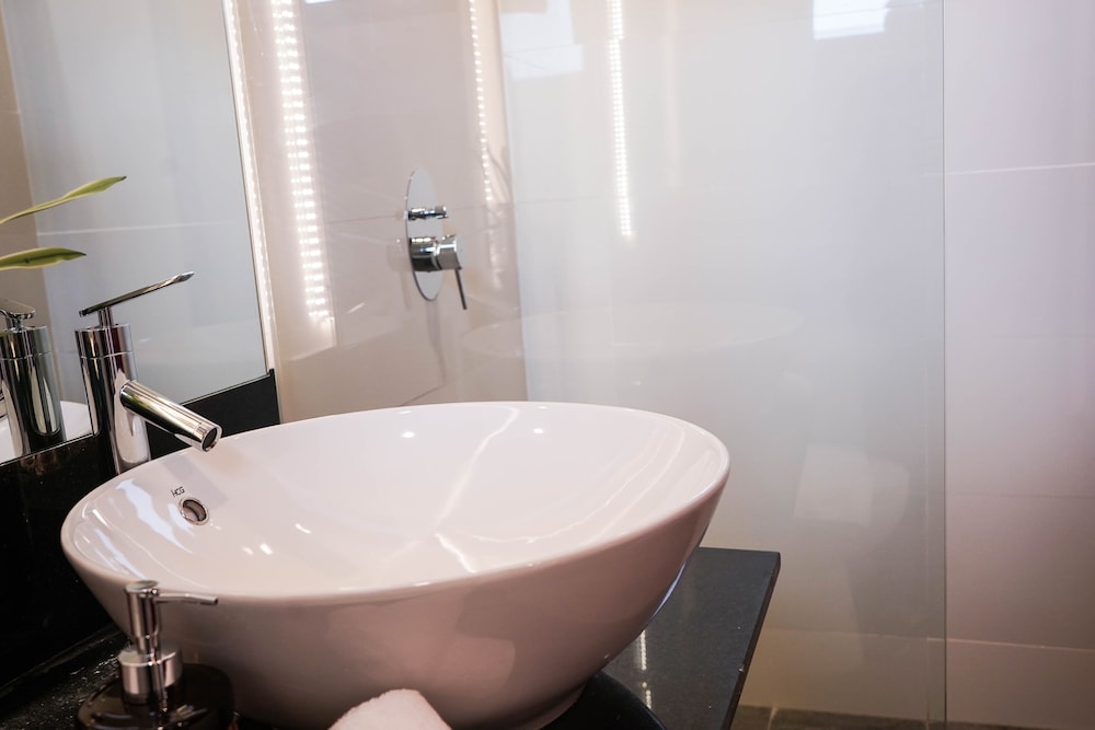 Unwnd Boutique Hotel Makati 63/63
