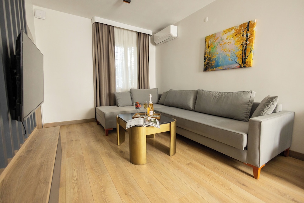 Yalinn Hotel 24/50