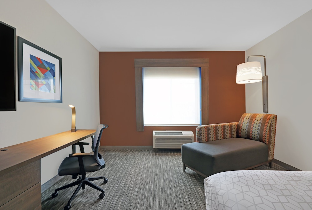 Holiday Inn Express Hotel And Suites Newport 60/76