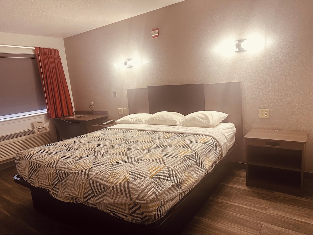 Motel6 San Antonio, TX - Fiesta Trails 27/49