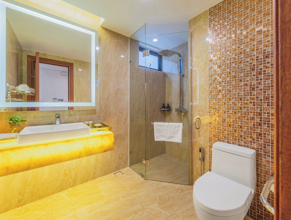 Mandila Beach Hotel Danang 76/77