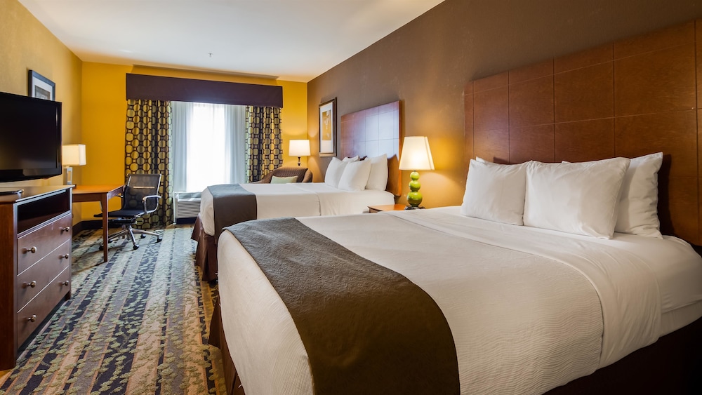 Best Western Plus Tupelo Inn Suites 22/45