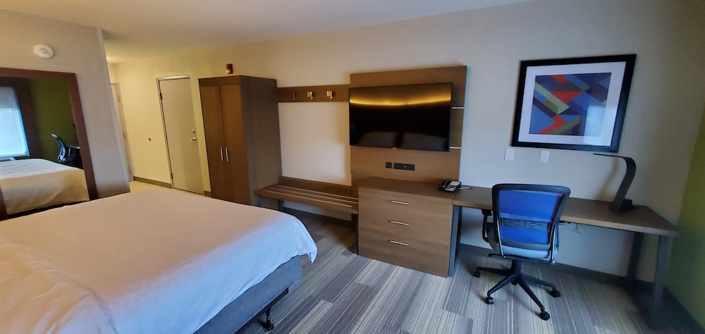 Holiday Inn Express Hotel And Suites Kinston 22/72
