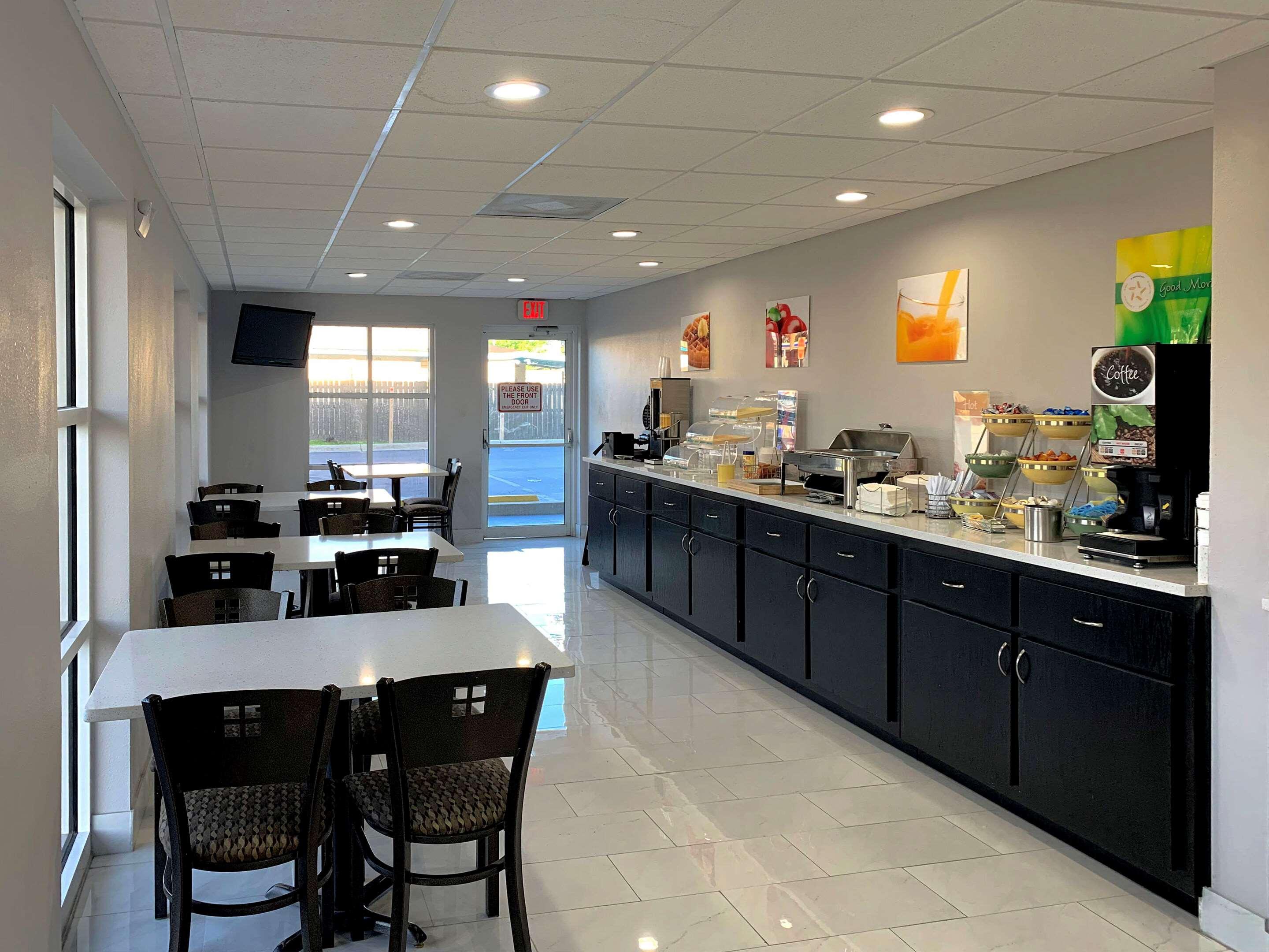 restaurant cafeteria